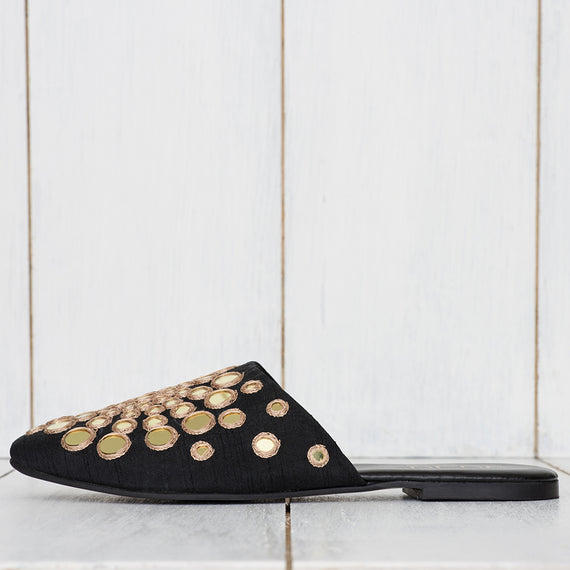 Mira - JUJU by Jyoti Sardar - handmade hand embroidered vegan shoes for women
